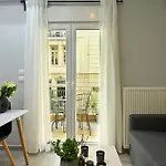 Апартаменты Downtown Luxury *