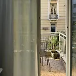 Downtown Luxury Апартаменты